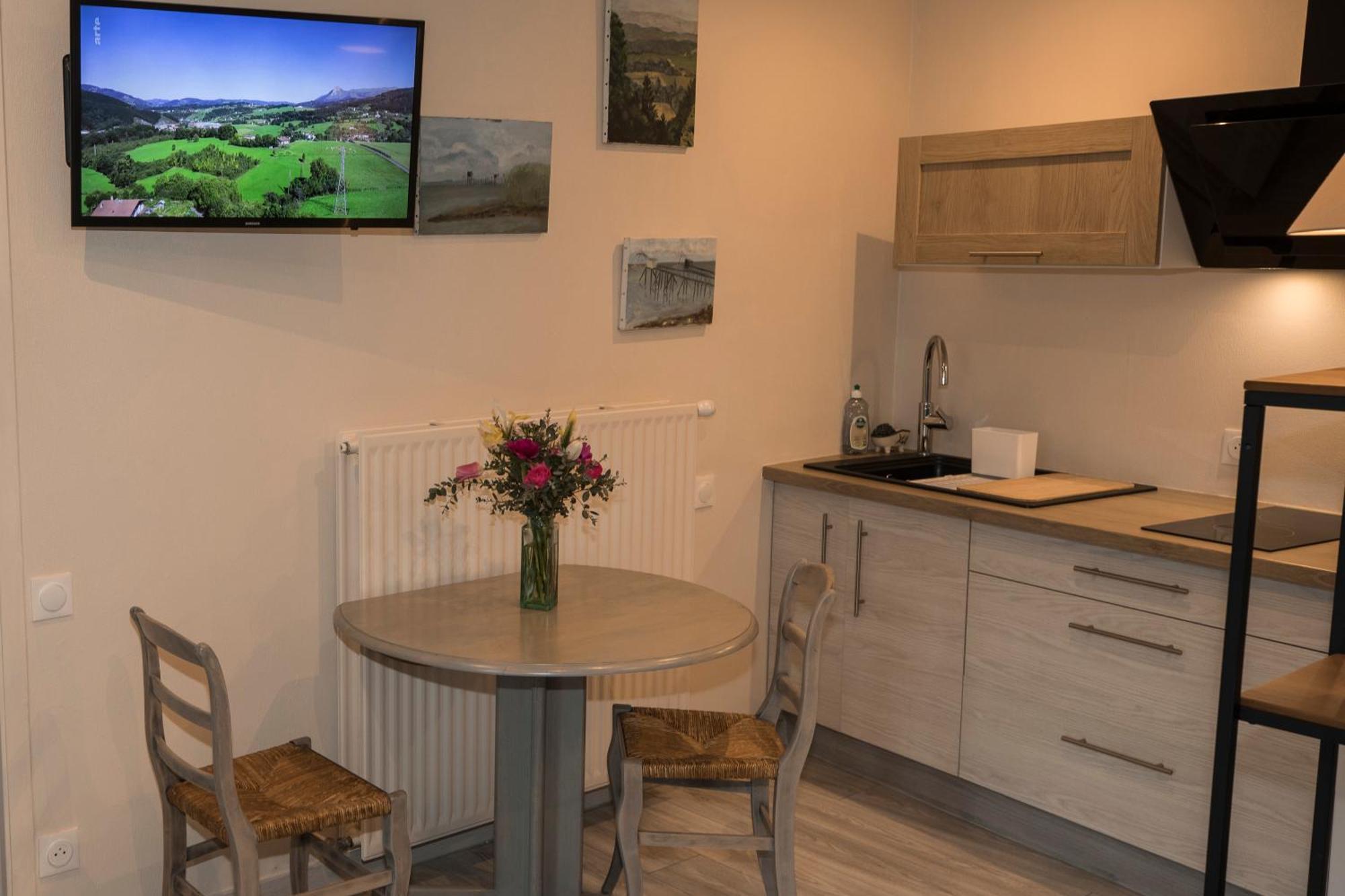Agreable Logement Independant Avec Veranda Vienne  Zewnętrze zdjęcie